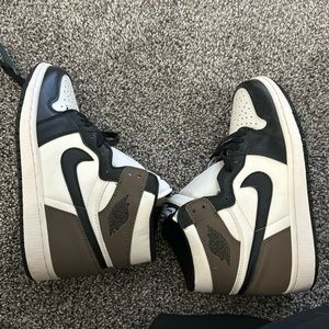 High top dunk mocha size 8.5